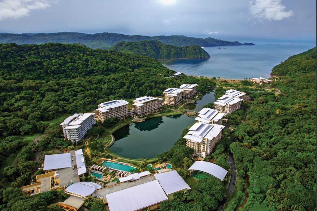 Pico De Loro Beach & Country Club